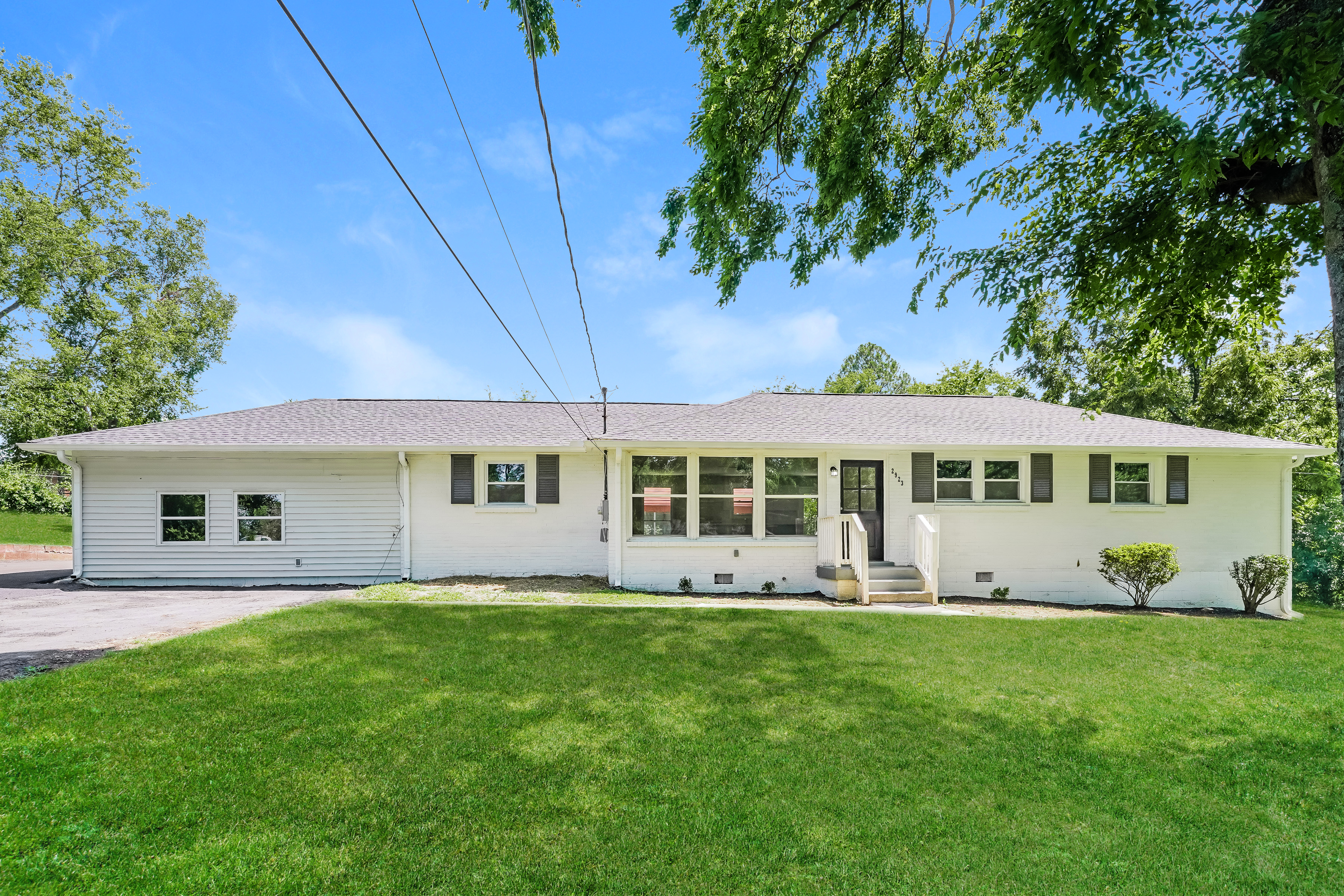 2923 Hillhurst Dr Nashville, TN 37207